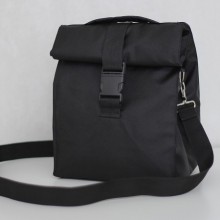 Lunch bag на длинном ремне черный SIZE PLUS Lunch bag на длинном ремне черный SIZE PLUS